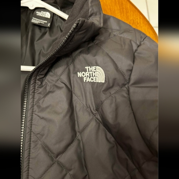 The North Face Women's Black Quilted Jacket - Picture 2 of 4